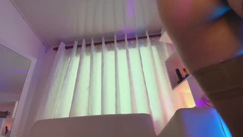 Snapshot of nezo_ chatting on September 11, 2025, 8:53 pm Angie Instagram angie julianac add me online show from September 11, 2025, 8:53 pm