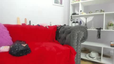nezzukoo online show from May 5, 2026, 7:22 pm