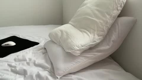 Adrian Von Ziegler online show from September 17, 2025, 5:53 am