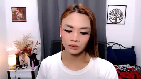 hottie nicole online show from March 6, 2025, 6:19 am