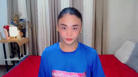 hottie nicole online show from October 6, 2025, 1:14 am