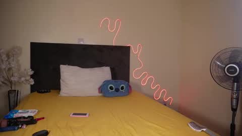 Snapshot of nia_bell chatting on December 20, 2024, 11:10 am kikiNiaAria online show from December 20, 2024, 11:10 am