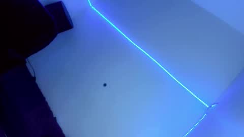 nia_jaxx online show from April 9, 2026, 7:08 pm