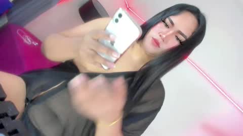 nia_jaxx online show from May 22, 2026, 6:13 pm