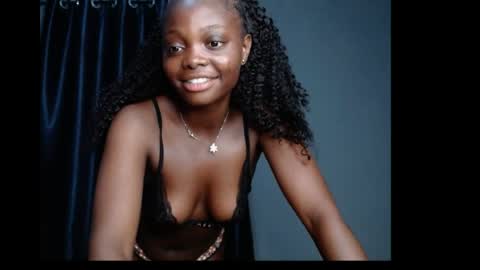 Niababy5 online show from April 19, 2026, 12:33 am