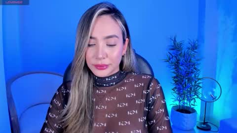 Snapshot of niabennet chatting on October 14, 2025, 11:27 pm Nia online show from October 14, 2025, 11:27 pm