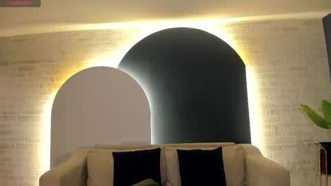 Call me Nia  online show from September 20, 2025, 3:57 pm