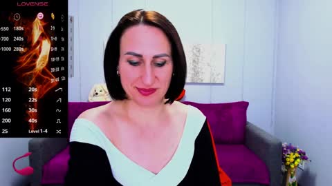 niasmithh online show from February 19, 2025, 6:21 pm