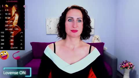 niasmithh online show from October 2, 2025, 12:23 pm