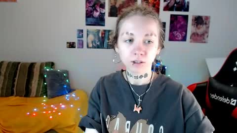 Snapshot of nica_kawaii chatting on June 1, 2026, 1:35 pm nica_kawaii online show from June 1, 2026, 1:35 pm