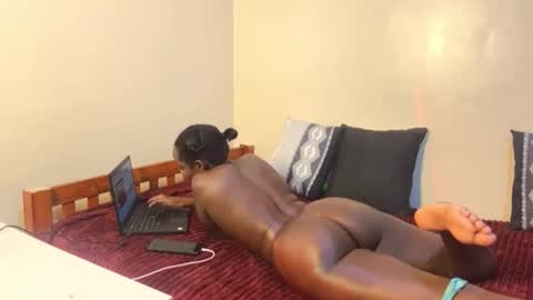 nicahstar online show from April 17, 2026, 3:37 pm