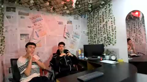 nice_boys11 online show from July 4, 2026, 1:17 pm