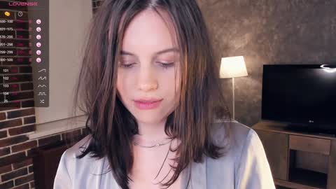 Snapshot of nice_kisss chatting on January 25, 2025, 11:22 pm Alice online show from January 25, 2025, 11:22 pm