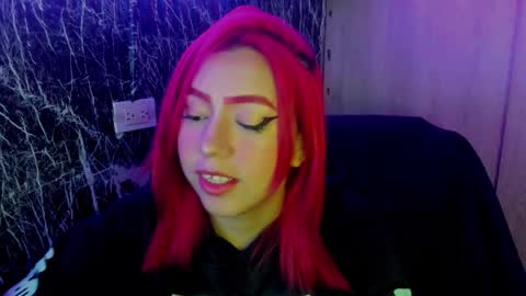 Michell  online show from November 6, 2025, 3:18 am