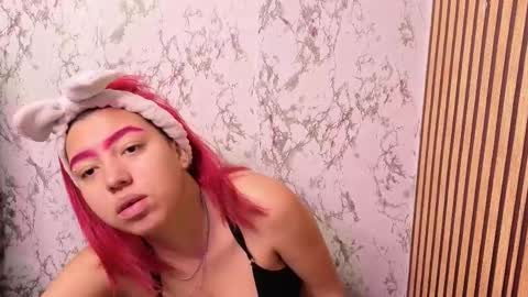 Michell  online show from December 1, 2025, 3:55 am