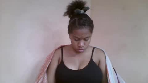 Snapshot of nicelly01 chatting on June 23, 2026, 6:11 am nicelly01 online show from June 23, 2026, 6:11 am