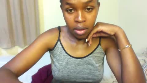 Snapshot of nicemillow chatting on December 6, 2024, 11:47 pm nicemillow online show from December 6, 2024, 11:47 pm