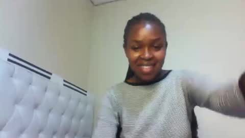 Snapshot of nicemillow chatting on December 9, 2024, 11:24 pm nicemillow online show from December 9, 2024, 11:24 pm