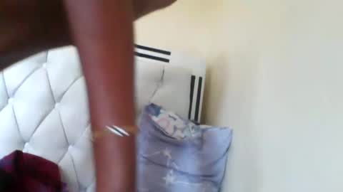 Snapshot of nicemillow chatting on December 15, 2024, 10:28 am nicemillow online show from December 15, 2024, 10:28 am