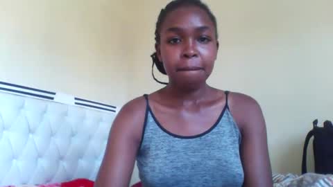 Snapshot of nicemillow chatting on December 15, 2024, 2:16 pm nicemillow online show from December 15, 2024, 2:16 pm