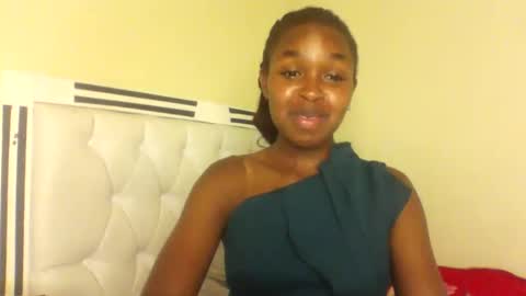 Snapshot of nicemillow chatting on December 16, 2024, 7:54 pm nicemillow online show from December 16, 2024, 7:54 pm