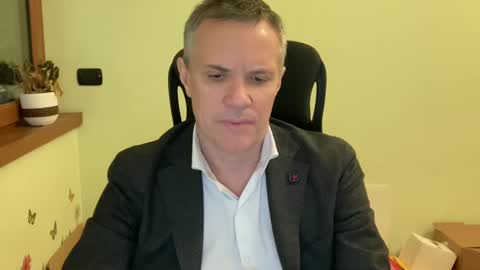 Snapshot of niceshy_71 chatting on December 20, 2024, 1:03 am Andrew online show from December 20, 2024, 1:03 am