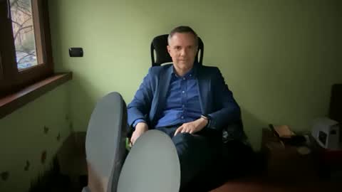 Snapshot of niceshy_71 chatting on March 7, 2025, 4:55 pm Andrew online show from March 7, 2025, 4:55 pm