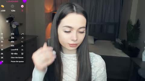 Nicole online show from February 14, 2026, 7:32 pm