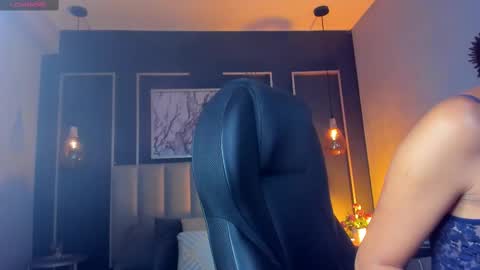 Snapshot of nichole_bree chatting on February 14, 2025, 11:42 am Nichole online show from February 14, 2025, 11:42 am