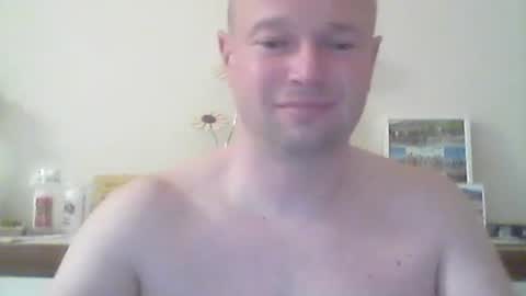 Snapshot of nick1990b chatting on April 20, 2026, 5:16 pm nick1990b online show from April 20, 2026, 5:16 pm