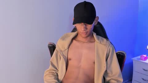 Snapshot of nick_collins20 chatting on September 30, 2025, 8:36 pm Nick online show from September 30, 2025, 8:36 pm