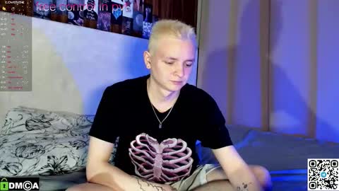 nick_kule online show from December 1, 2025, 11:32 pm