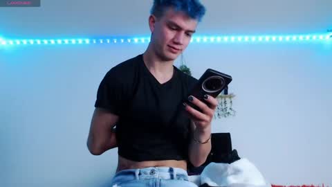 Snapshot of nick_torn chatting on June 5, 2026, 1:39 pm Nick online show from June 5, 2026, 1:39 pm