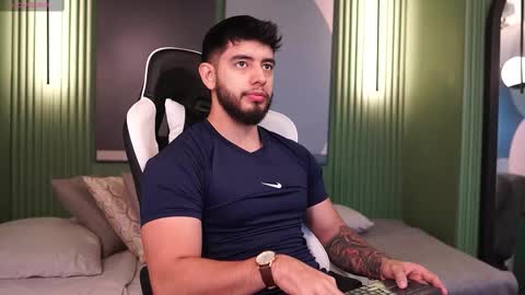 Snapshot of nick_vans chatting on October 7, 2025, 12:24 pm Jhohan online show from October 7, 2025, 12:24 pm