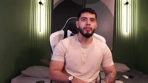 Snapshot of nick_vans chatting on October 12, 2025, 4:28 pm Jhohan online show from October 12, 2025, 4:28 pm