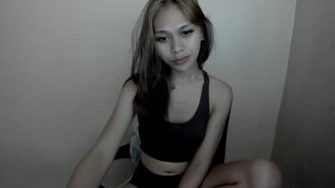 nicki_bows online show from January 7, 2026, 10:29 am