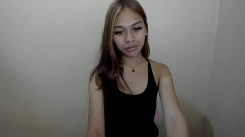 nicki_bows online show from January 9, 2026, 1:58 pm