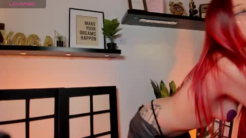 Snapshot of nickie_reed_ chatting on April 24, 2026, 10:12 pm nickie_reed_ online show from April 24, 2026, 10:12 pm