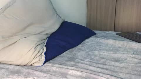 Nicolas              online show from February 6, 2025, 10:53 pm