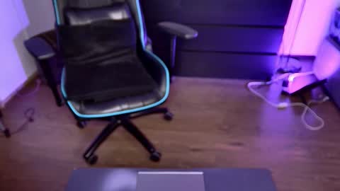 Snapshot of nicktazy chatting on October 7, 2025, 6:32 am Nico online show from October 7, 2025, 6:32 am