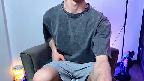 Snapshot of nicktazy chatting on December 17, 2025, 6:03 pm Nico online show from December 17, 2025, 6:03 pm