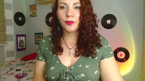 Snapshot of nicky_lucy_m chatting on December 24, 2024, 6:33 am lucy online show from December 24, 2024, 6:33 am