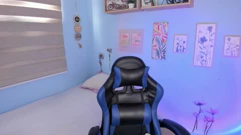 lucy online show from November 21, 2025, 10:19 pm