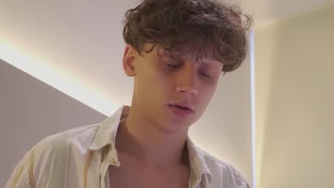 Nicky Neal online show from October 16, 2025, 12:33 am