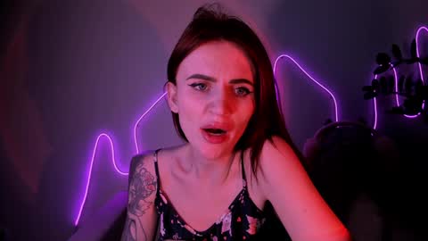 Snapshot of nicky_weekends chatting on December 6, 2024, 1:18 am Nicky Weekends online show from December 6, 2024, 1:18 am