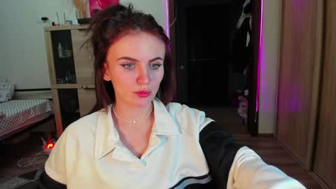 Snapshot of nicky_weekends chatting on February 6, 2025, 9:22 am Nicky Weekends online show from February 6, 2025, 9:22 am