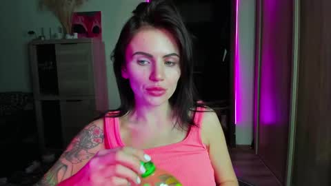 Snapshot of nicky_weekends chatting on March 12, 2025, 11:12 pm Nicky Weekends online show from March 12, 2025, 11:12 pm