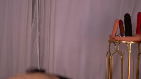 Nicky online show from October 12, 2025, 5:45 pm