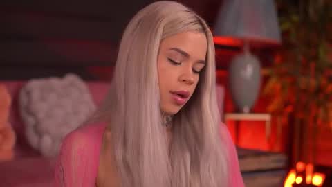 Nicky online show from November 14, 2025, 7:12 pm