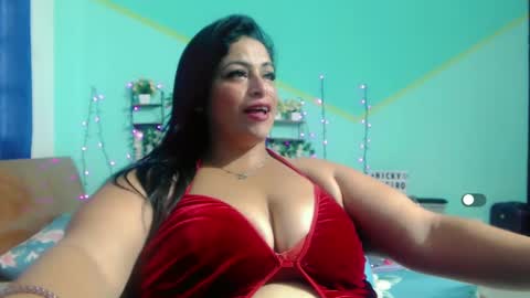 nickyribeiro online show from February 14, 2025, 5:57 pm